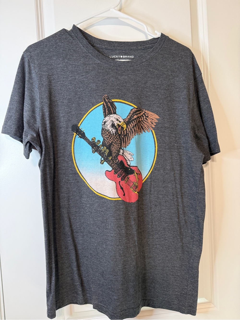 PtP 19” 🎸🦅 Lucky Brand Eagle Guitar Graphic Dark Gray Tee Medium